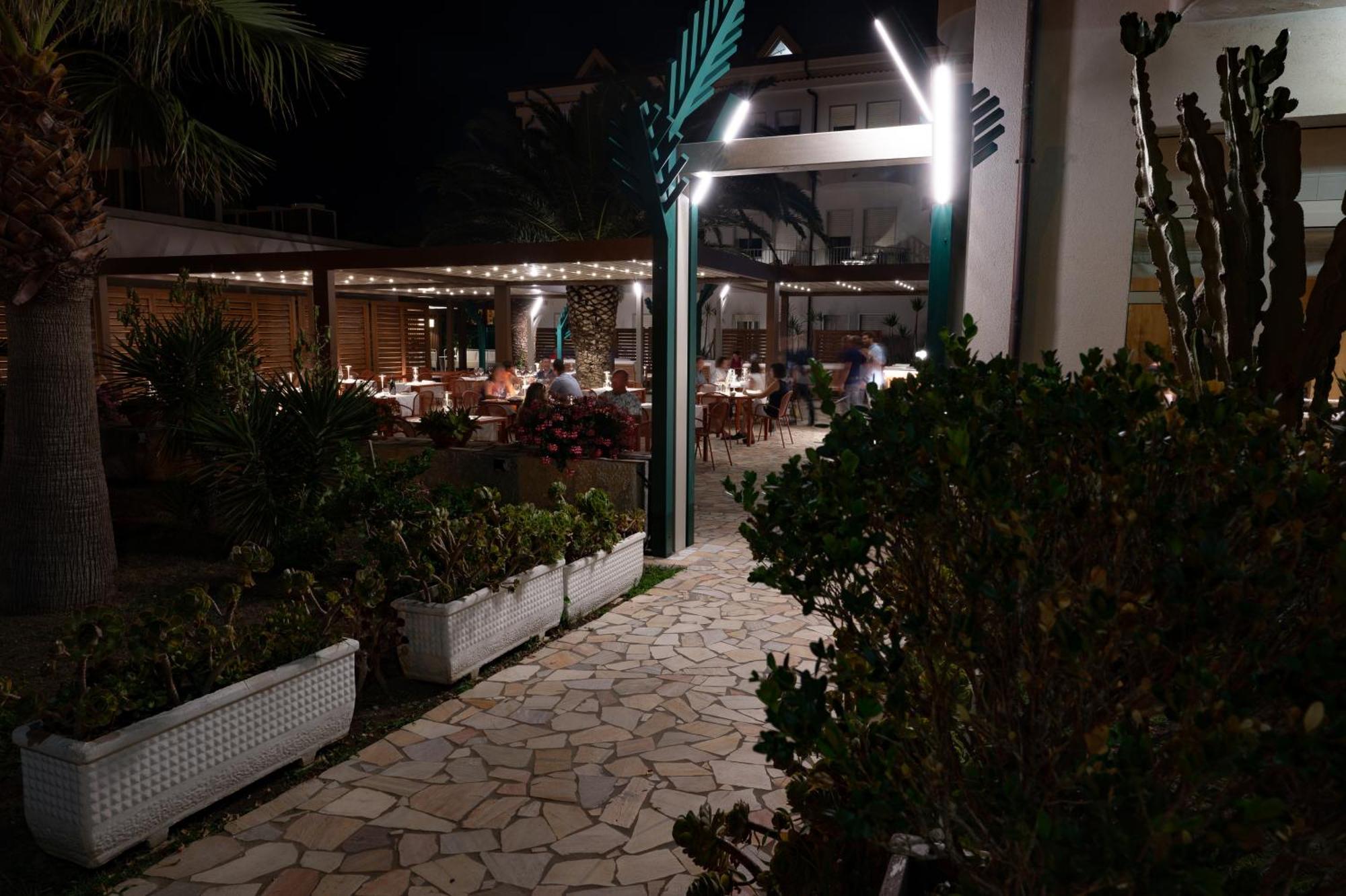 Hotel Garden Praia a Mare Buitenkant foto